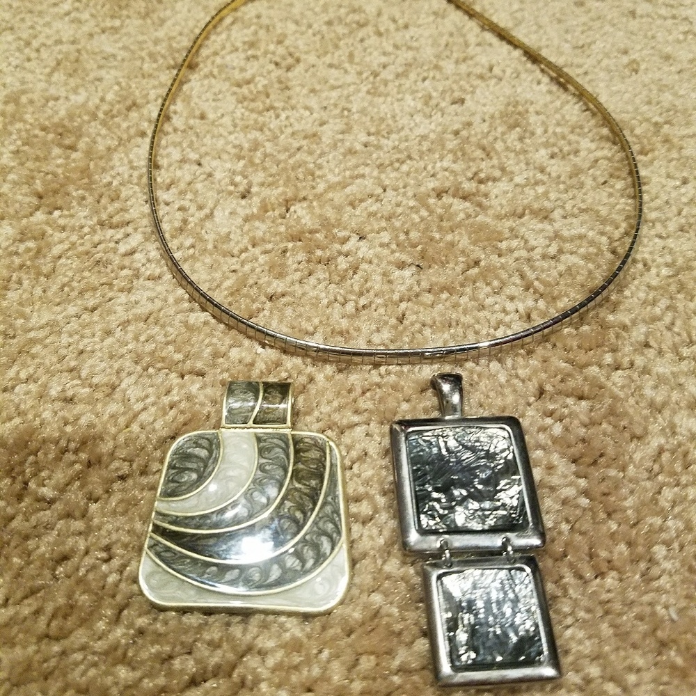 Lia Sophia two-tone necklace w/2 pendants
